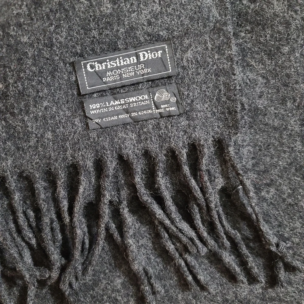 Dior length 52