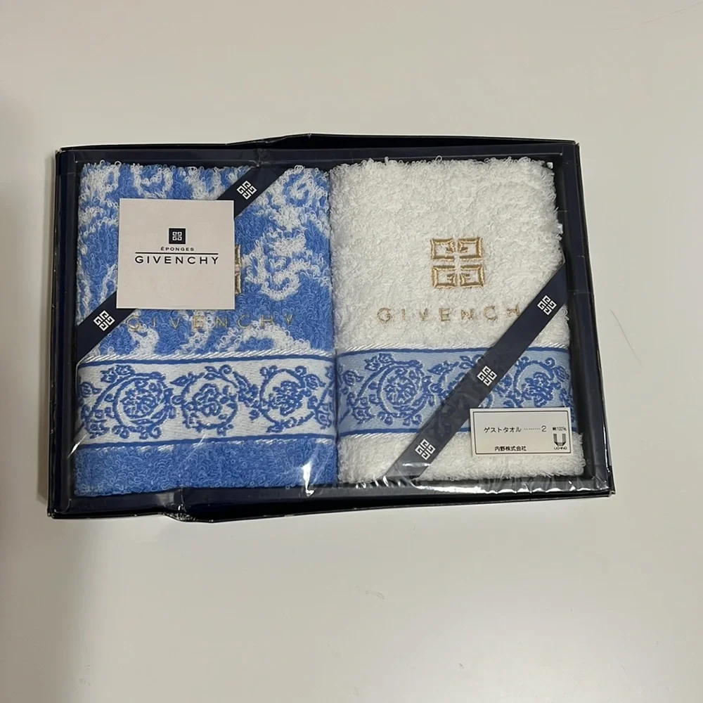 Givenchy authentic face