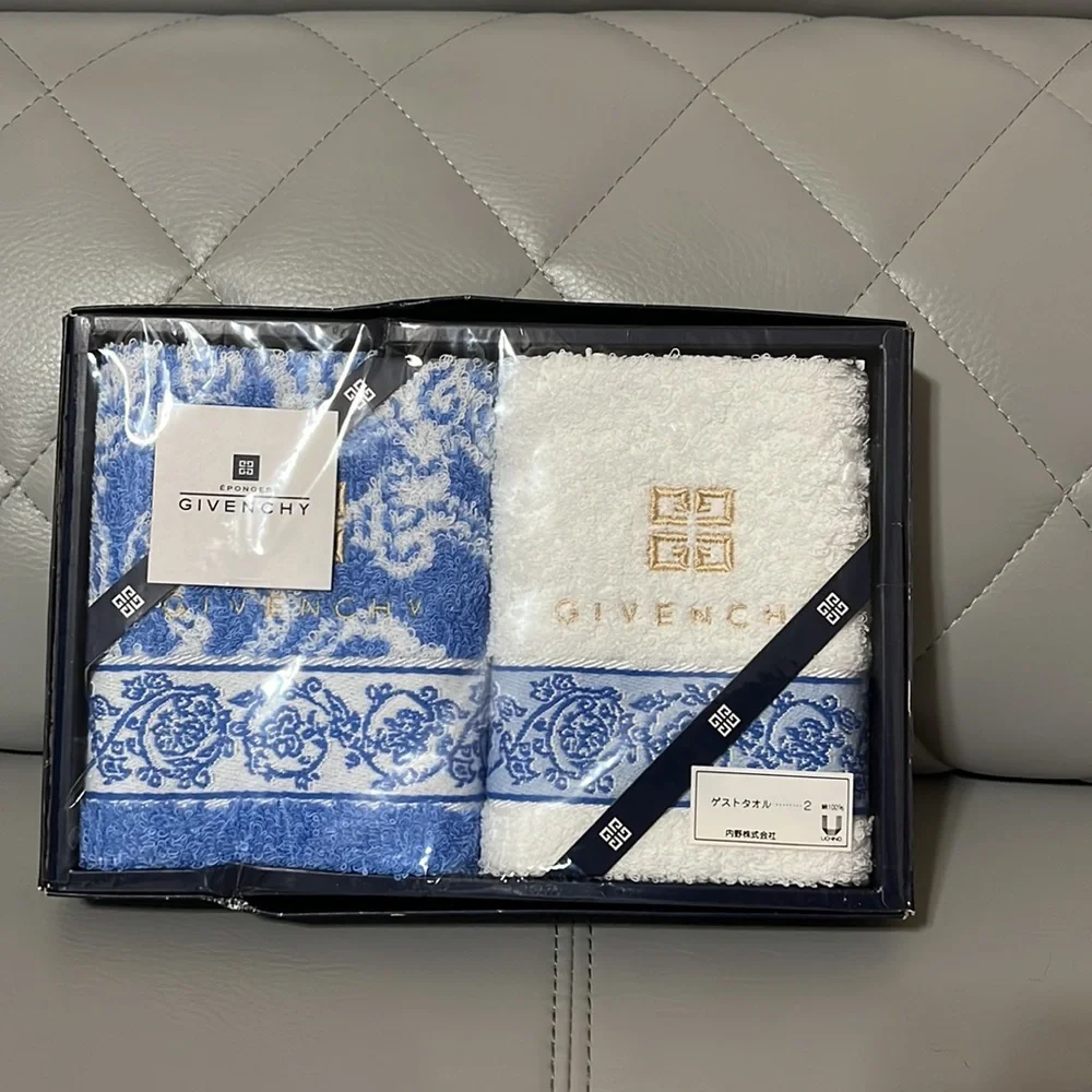 Givenchy authentic face