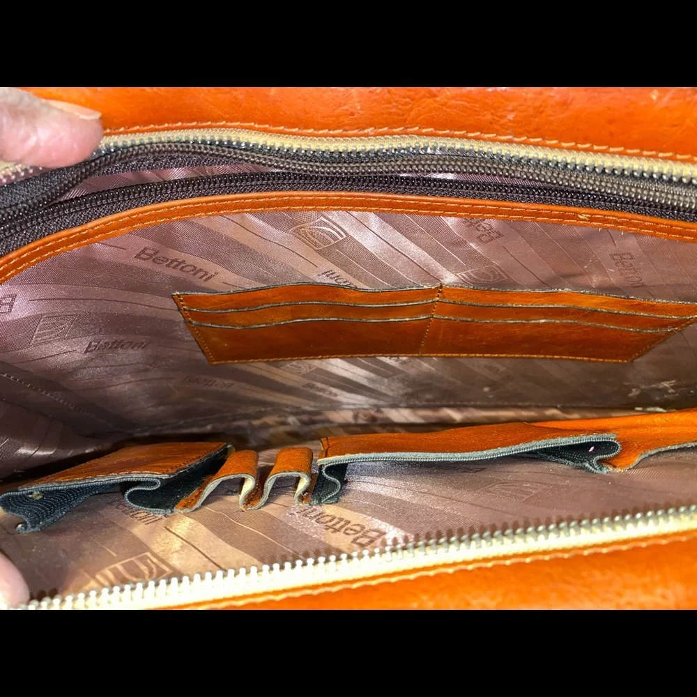 Bettoni leather crossbody