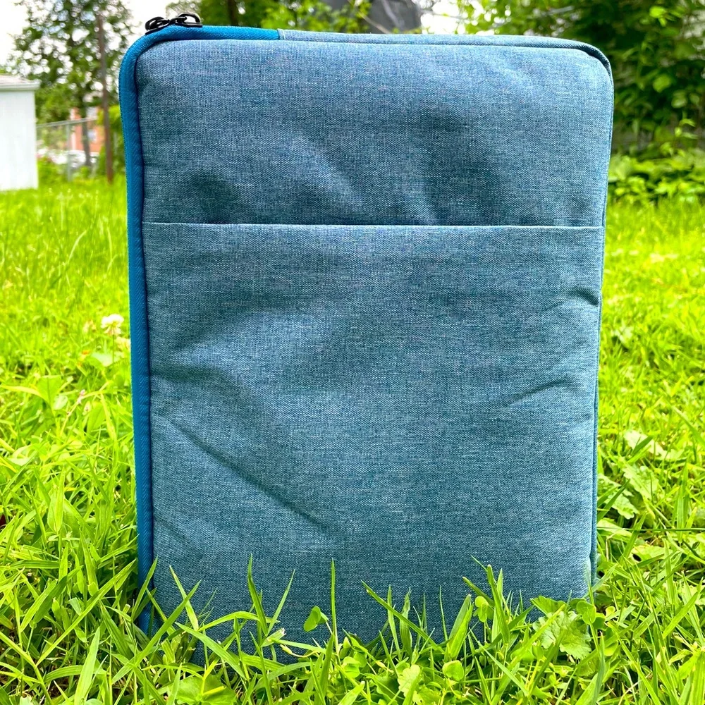N/A macbook bag
