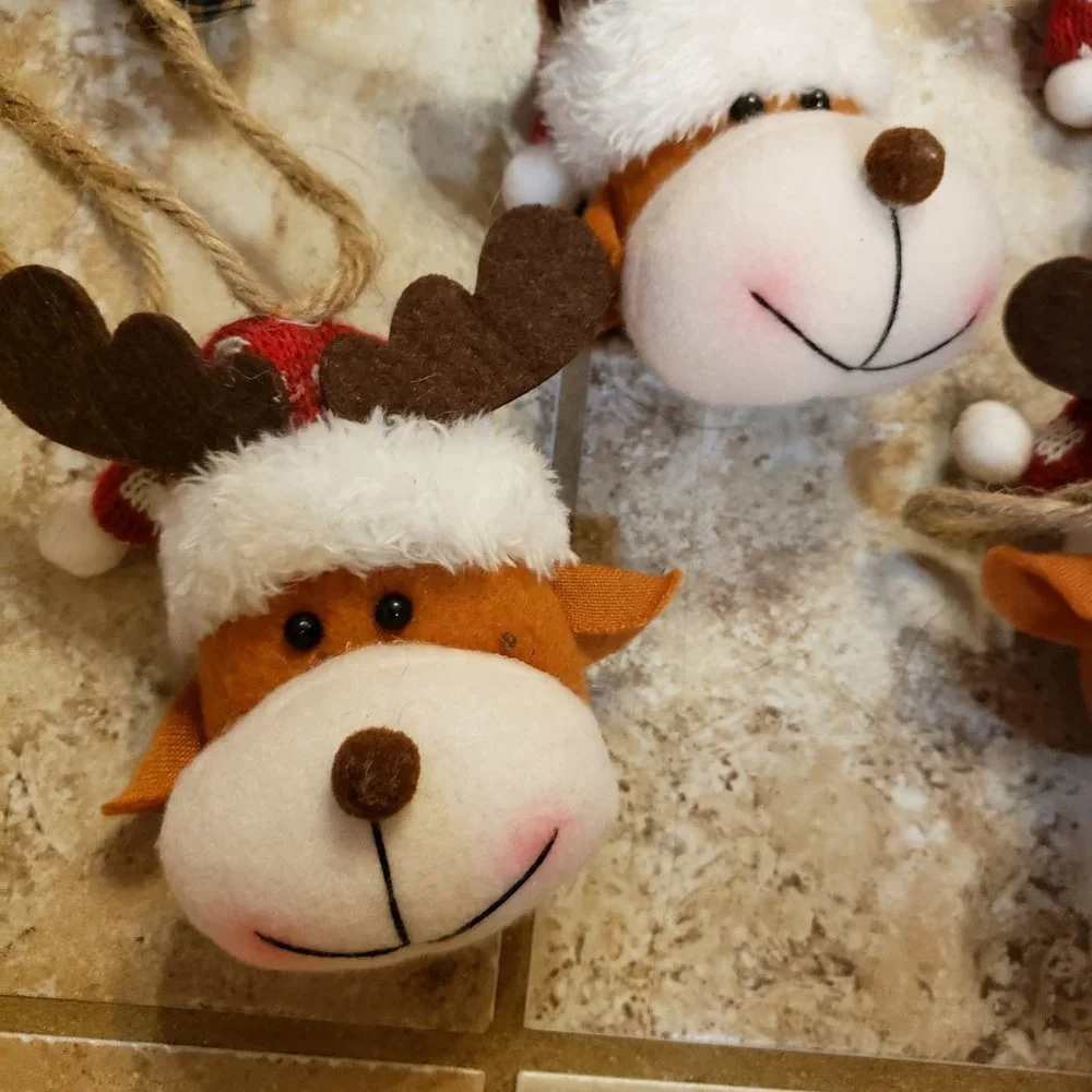 Garland Plush Reindeer Heads 8' Long