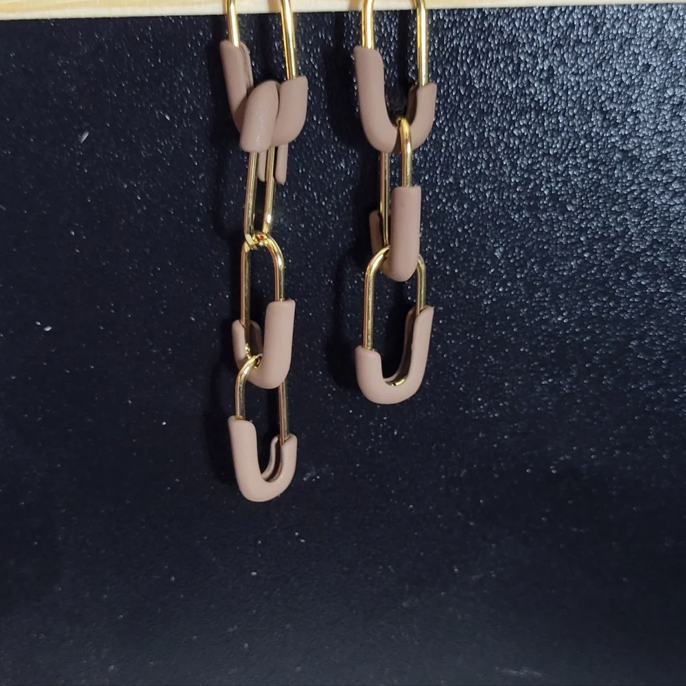 Pretty Persuasions gold chain