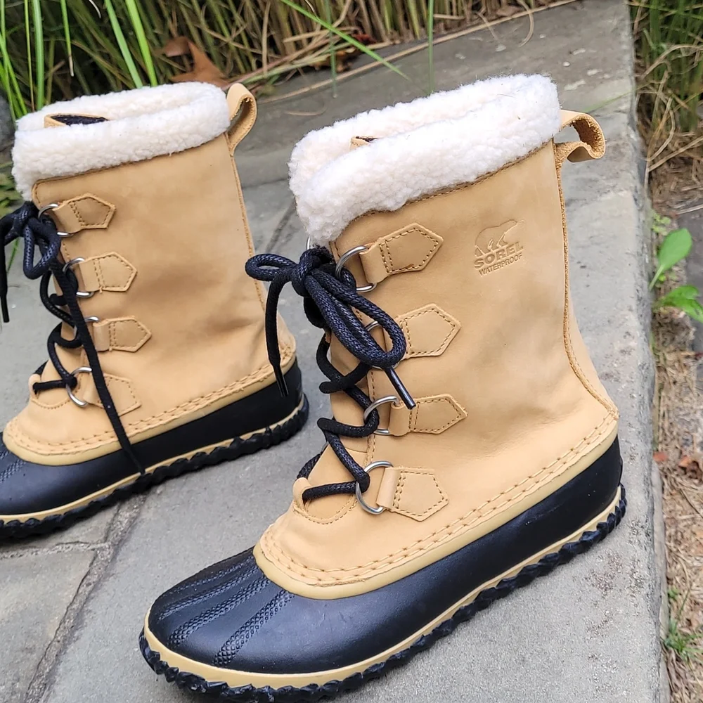 Sorel caribou slim boots