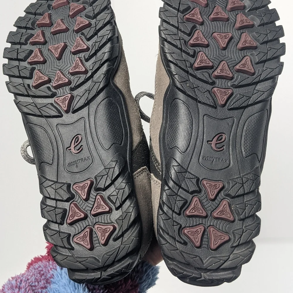 easy spirit explore sneakers