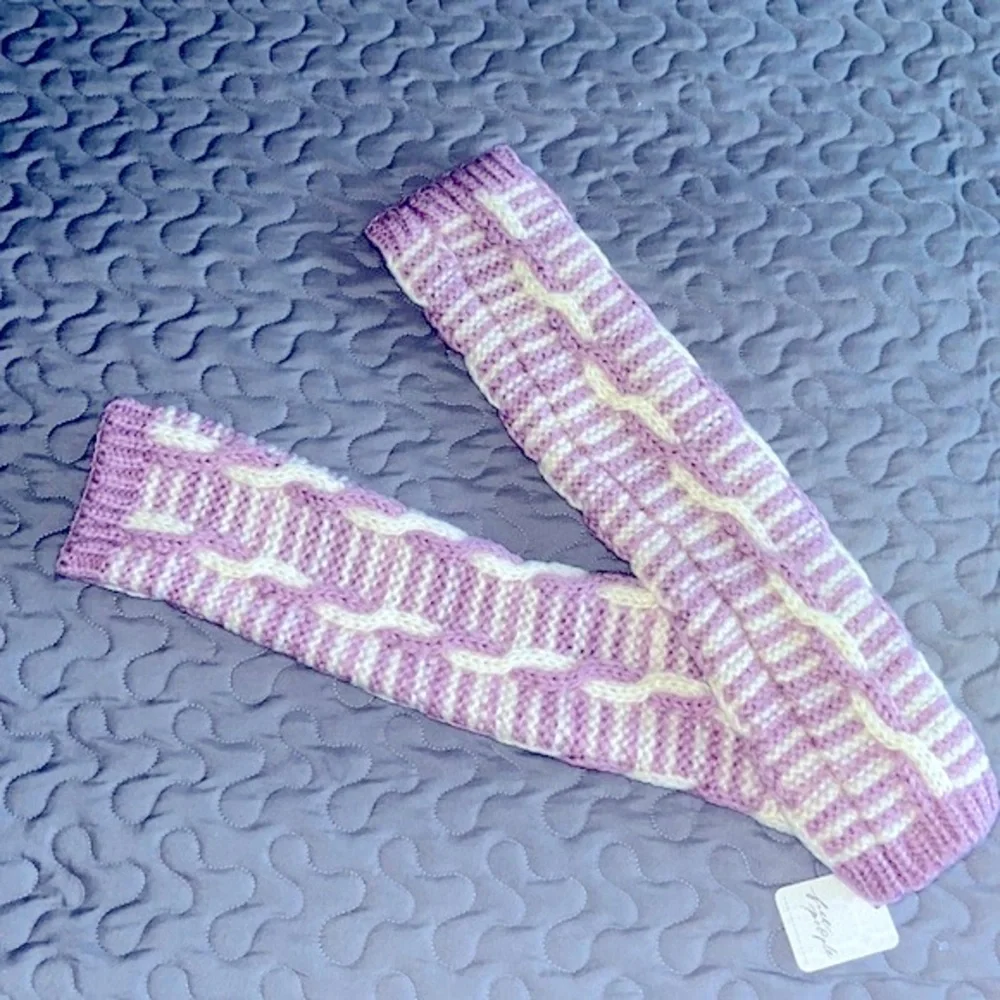 Free People Mariella Chunky Arm Warmers Pink/Cream Combo