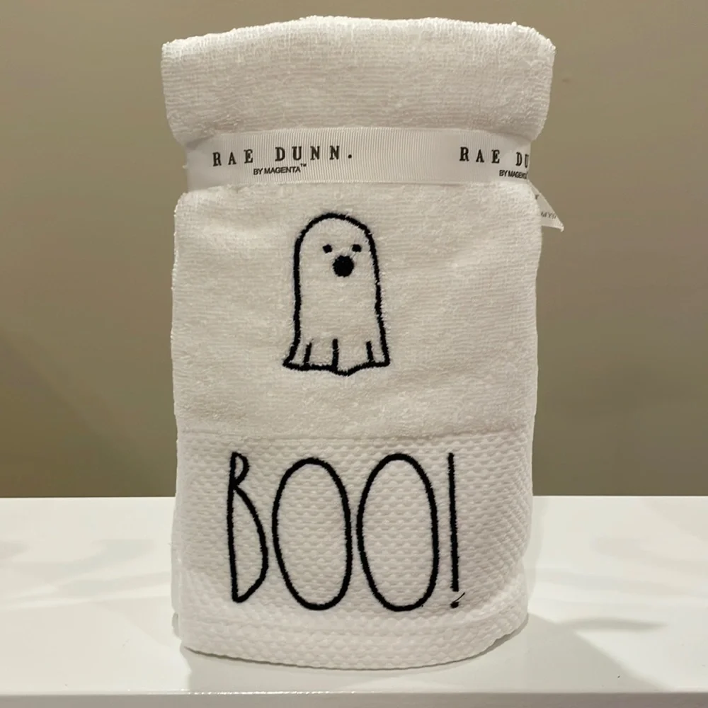 NWT Rae Dunn Set of 2 BOO Halloween Hand Towels