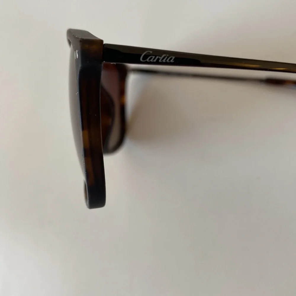 carfia featuring vintage accessible