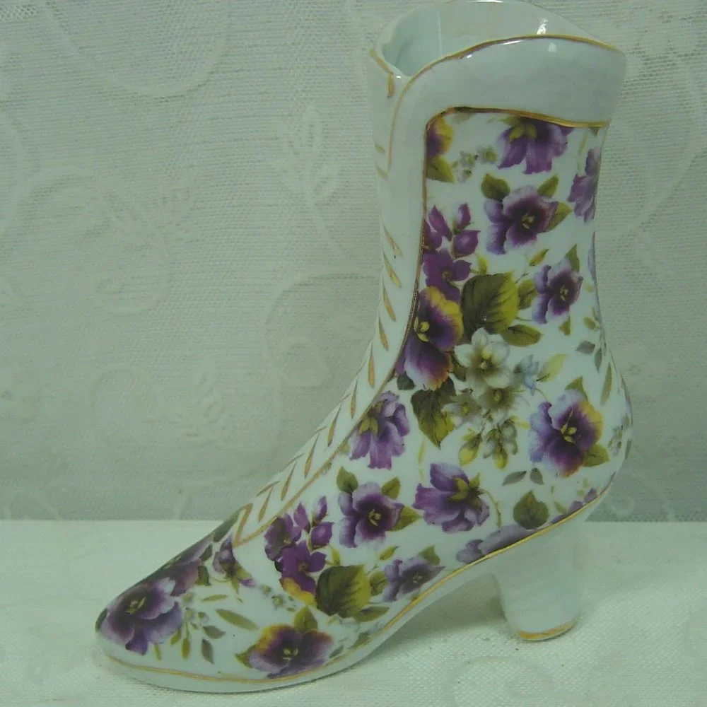 Porcelain high heel shoe vase with violets--6