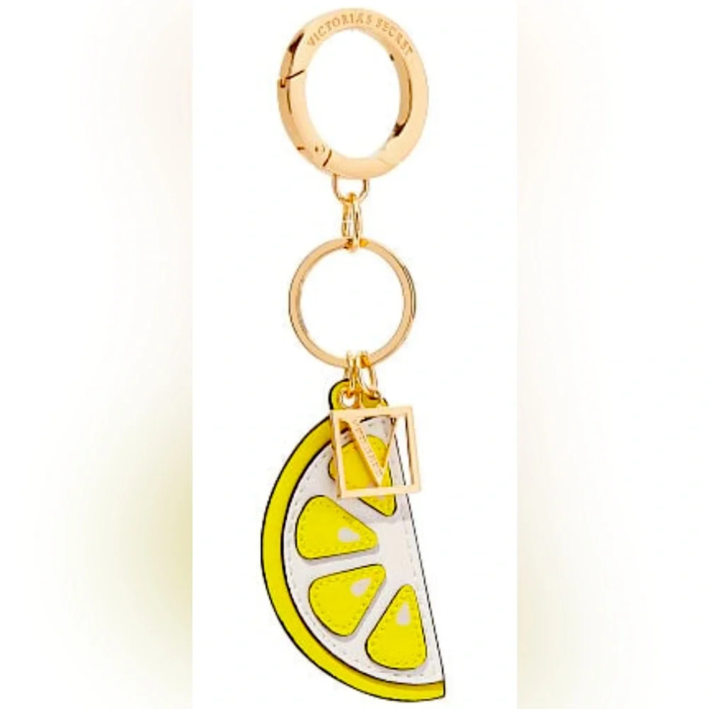 🍋NWT VICTORIA’S SECRET LEMON SLICE KEYCHAIN🍋