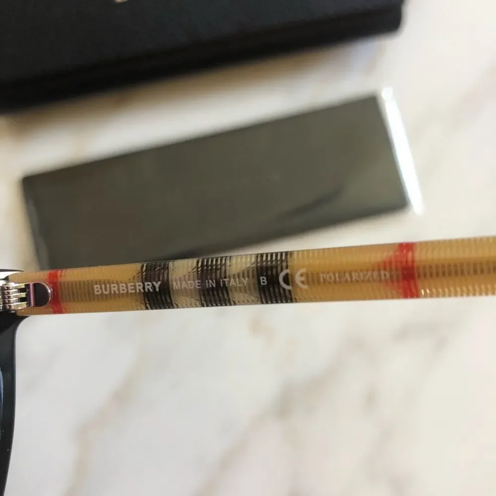 Burberry reposhing this