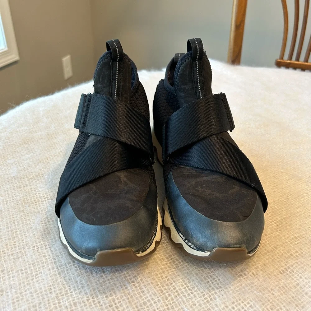 Sorel sneakers size 7.5