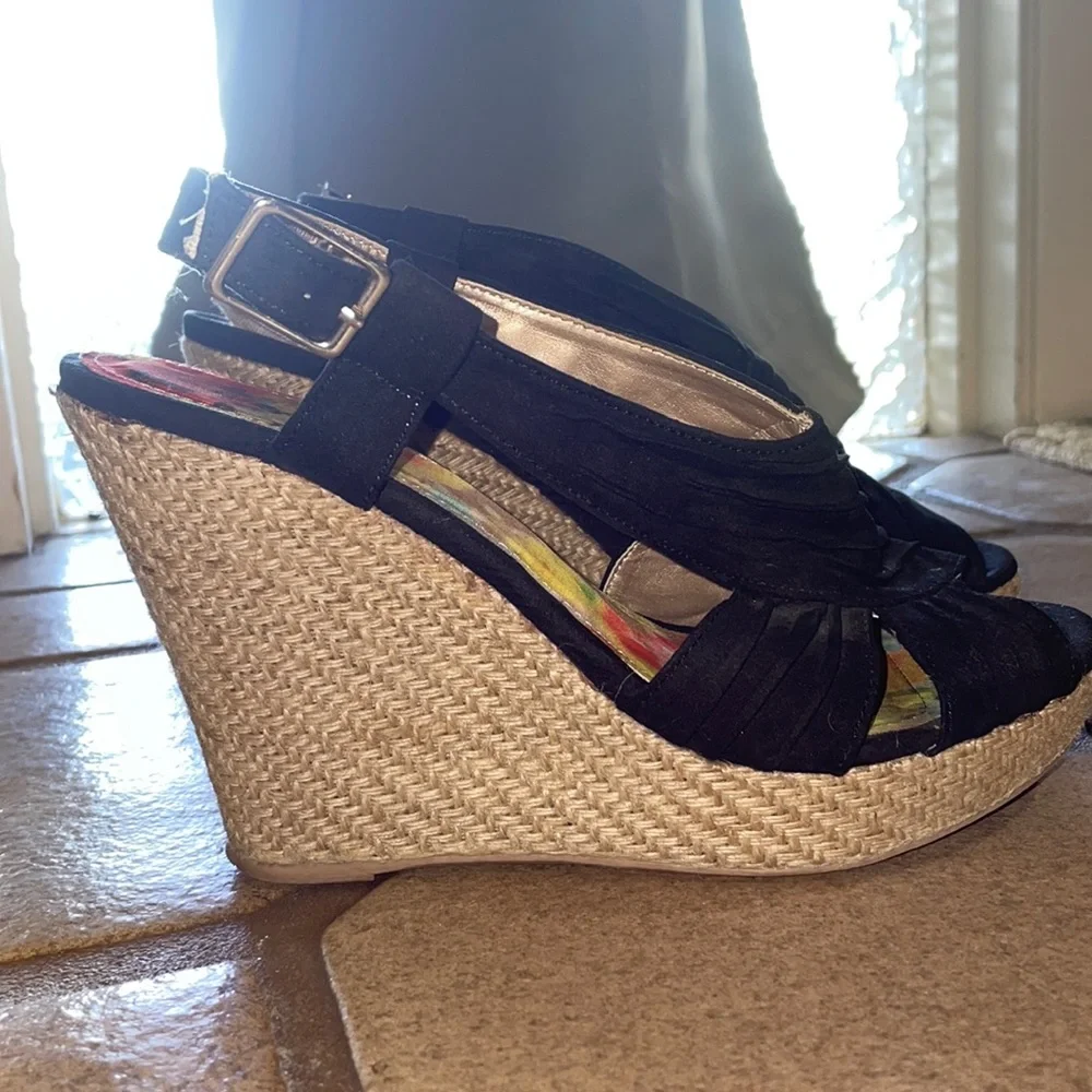 Qupid women’s black wedge