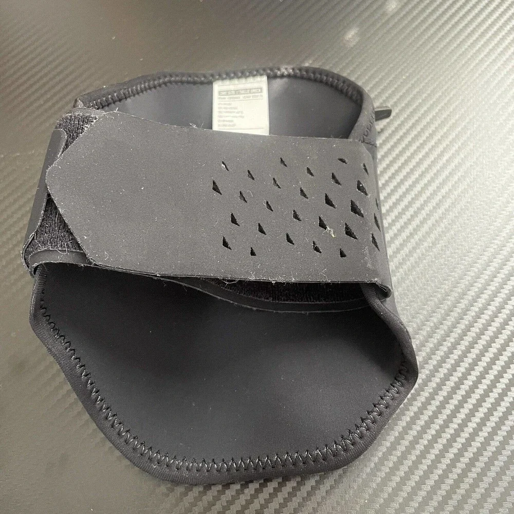 Nike this armband