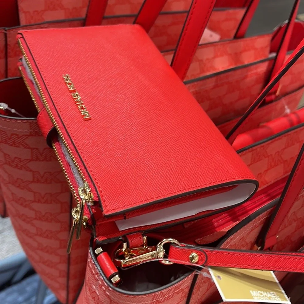 Michael Kors Jet Set Travel Large Double Zip Leather Wristlet phone holder NWT