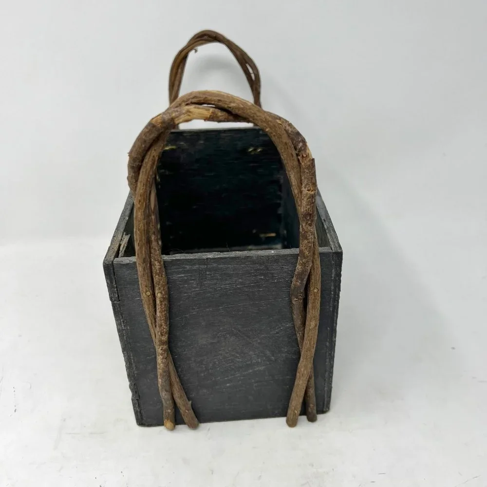 Unbranded worn primitive