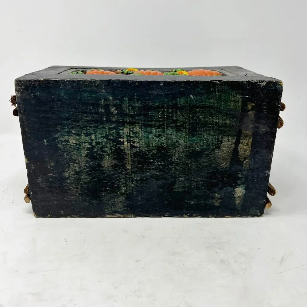 Unbranded worn primitive