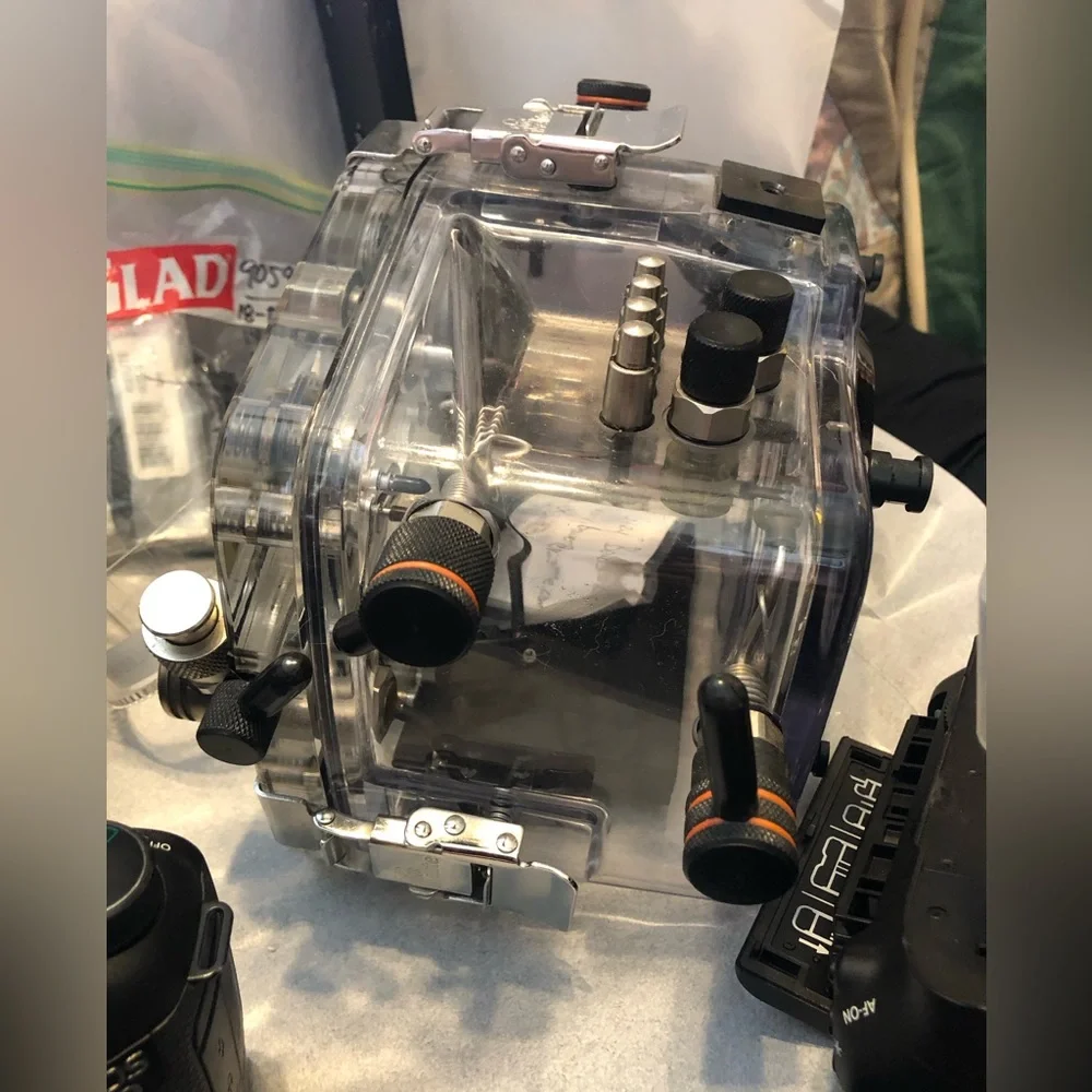 Canon equipment traveled gear