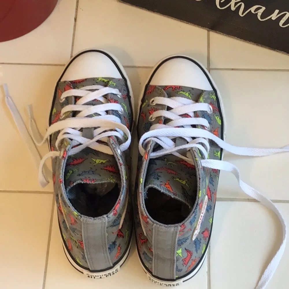 Converse these gently