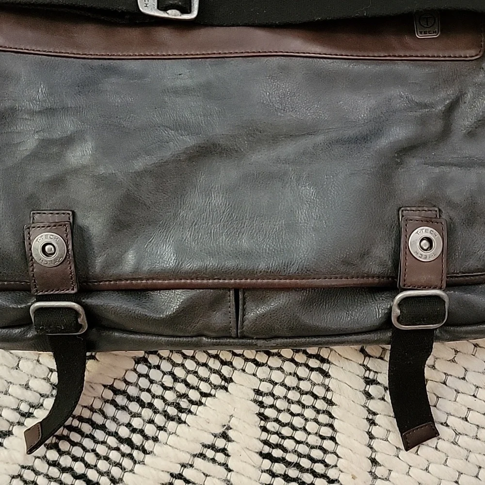 Tumi tech forge