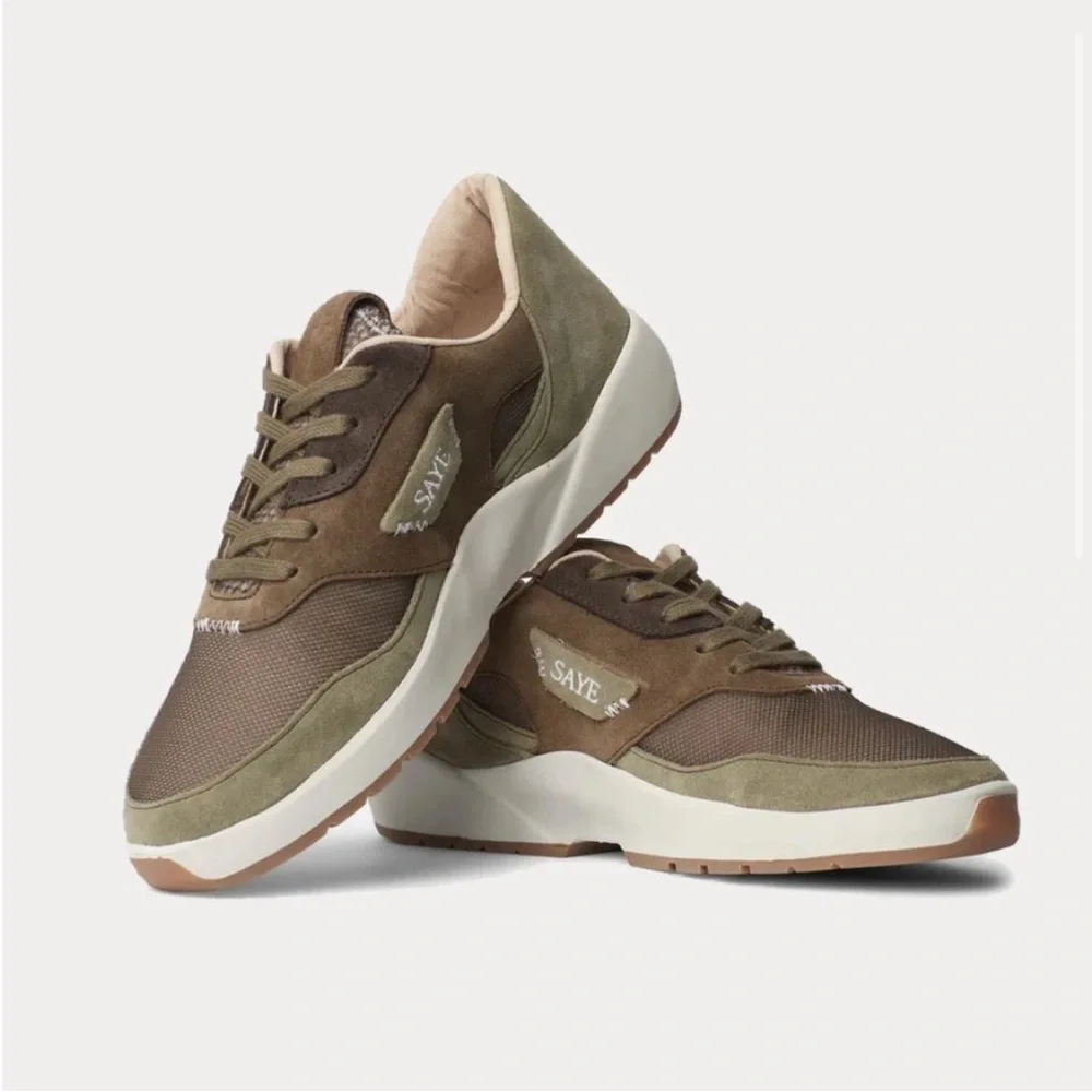EUC SAYE Modelo 95 Terra - Suede Leather Green Sneakers Size 10