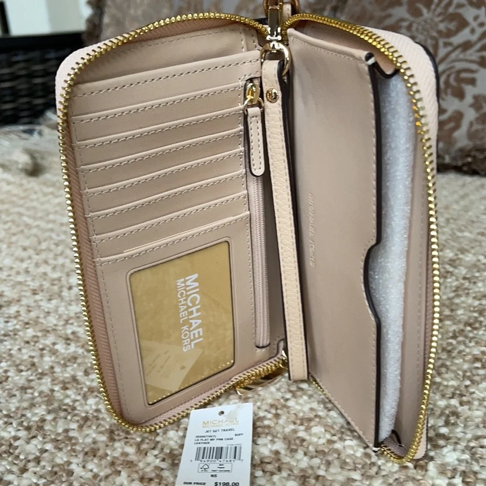 Michael Kors zip slots