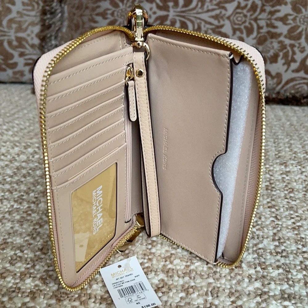 Michael Kors cell closure