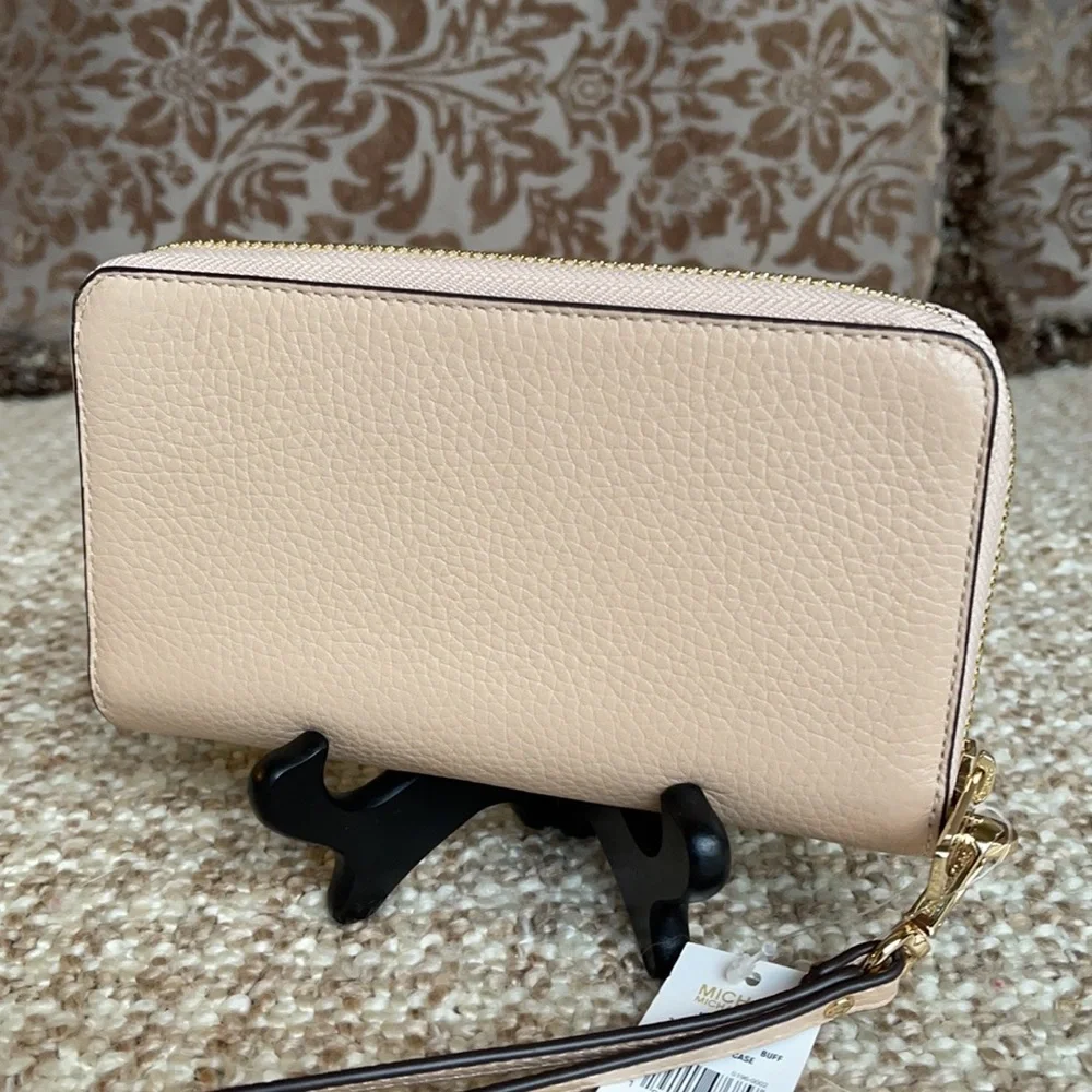 Michael Kors wrist case jet