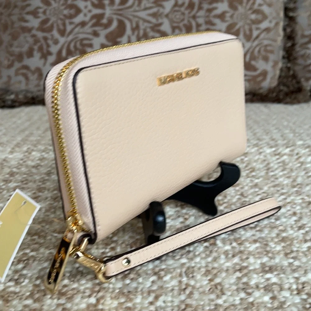 Michael Kors zip multifunctional