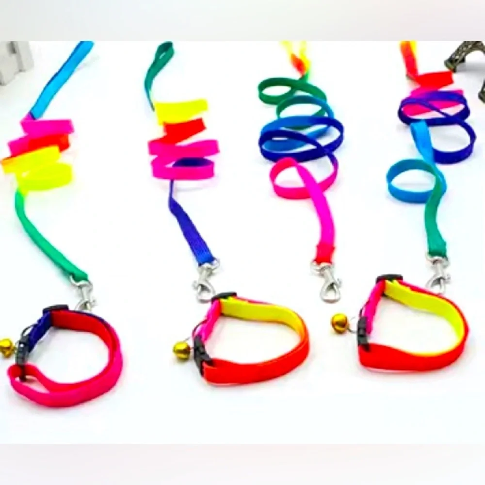 Cat collar and leash set.Multi color. Message any questions regarding size.