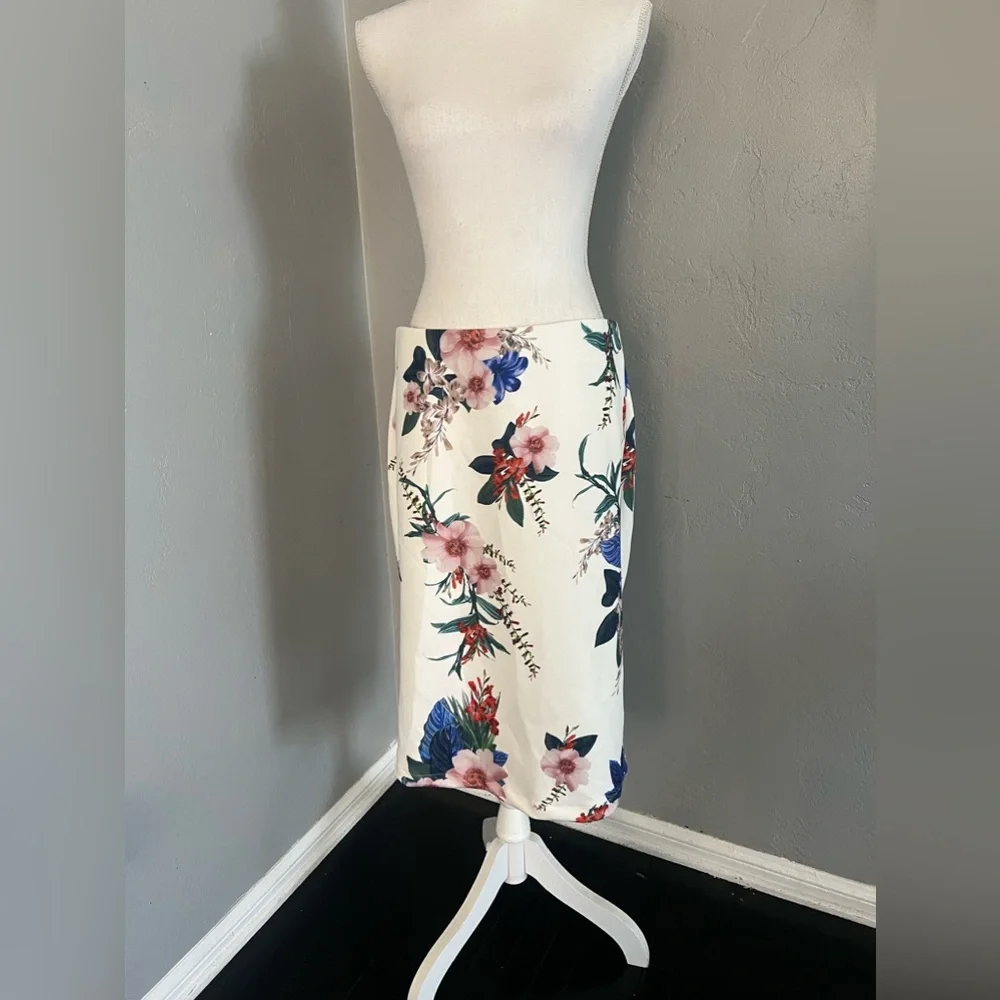 T Tahari size new
