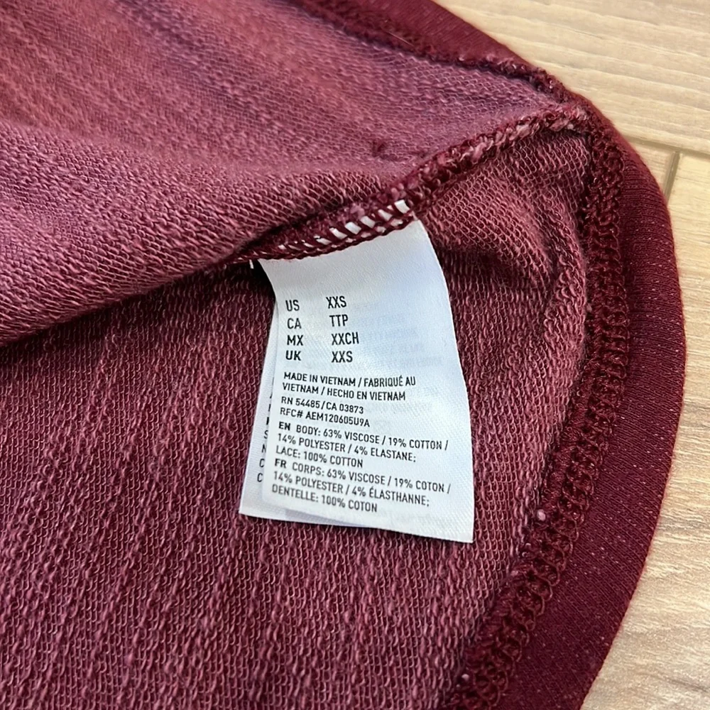 American Eagle Outfitters 3/4 Dolman Sleeve Open Slit Back Top