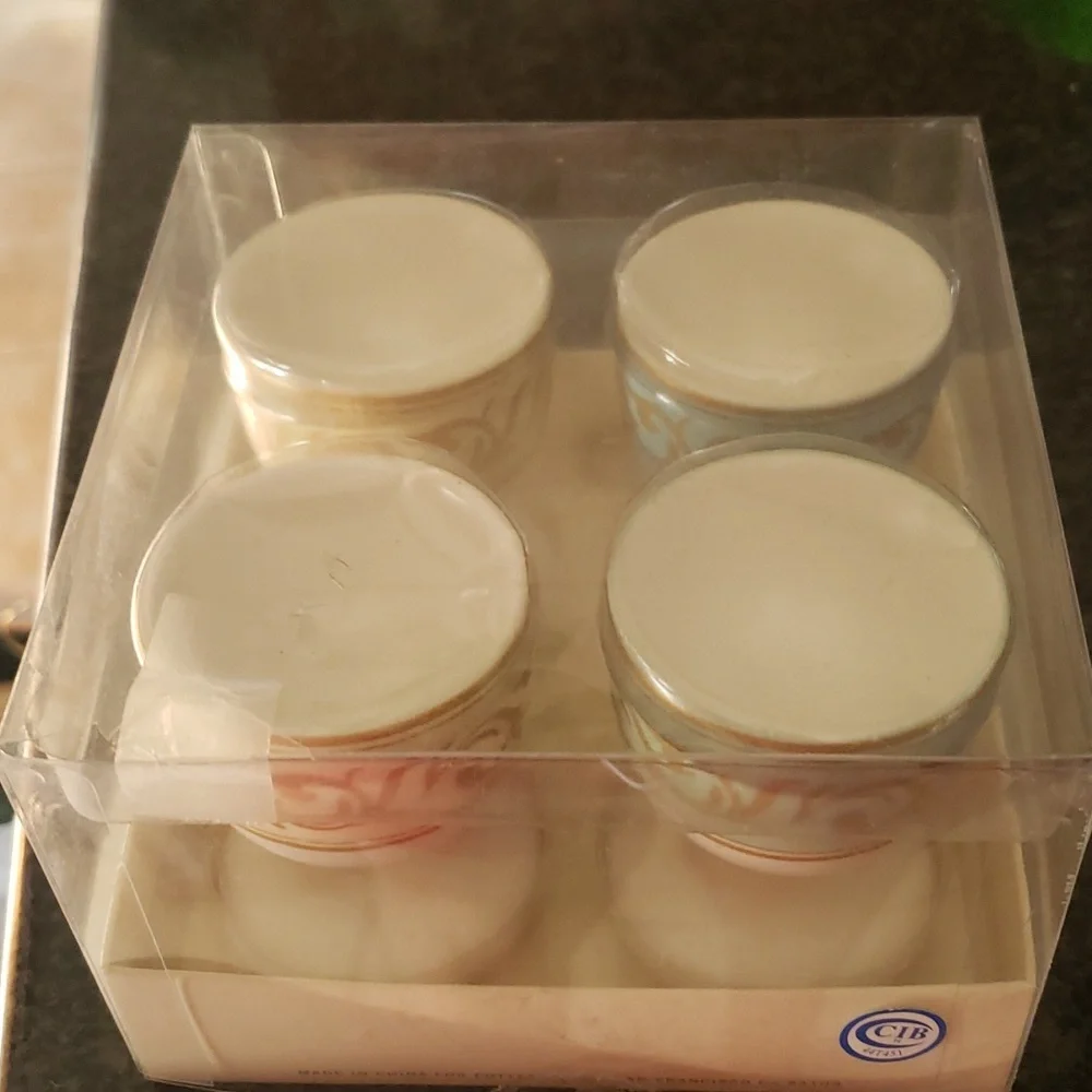 Pottery barn new egg cups