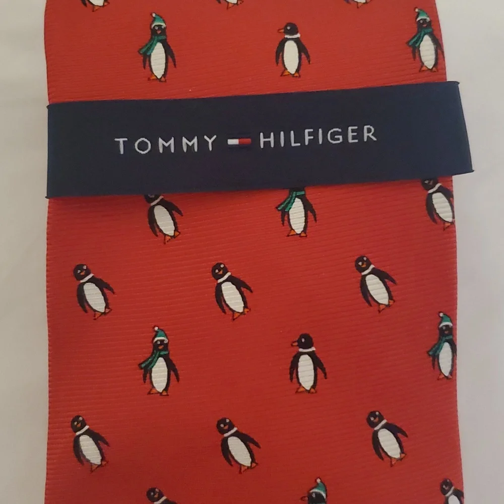 Tommy Hilfiger 100% silk
