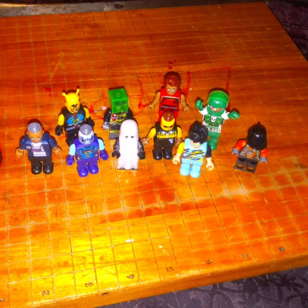 Lego lot 1. This lego lot has 10 mini people there under 2