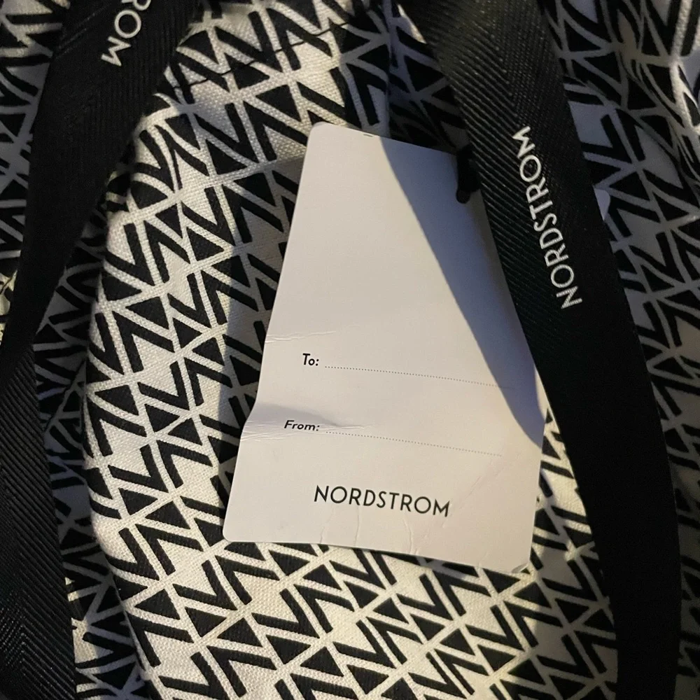 Nordstrom this nwt