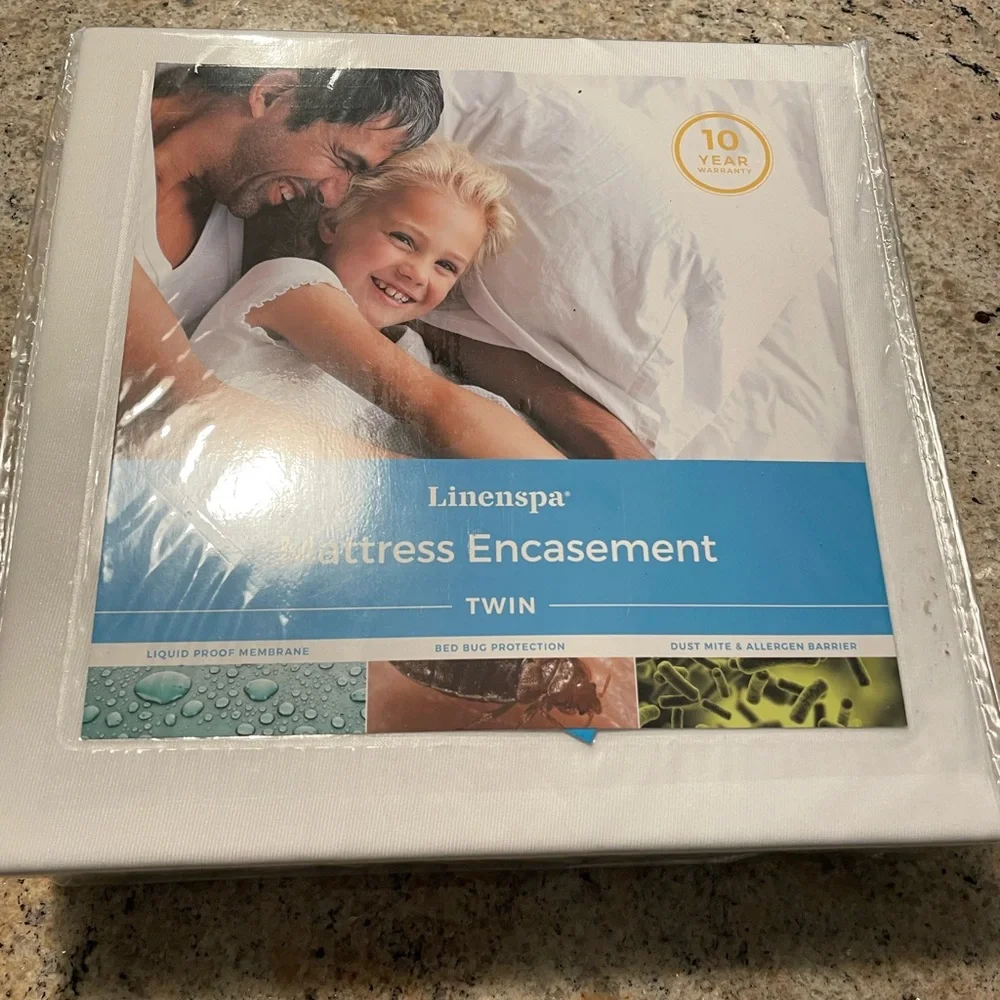 Brand new sealed closed-zippered white linenspa mattress encasement twin