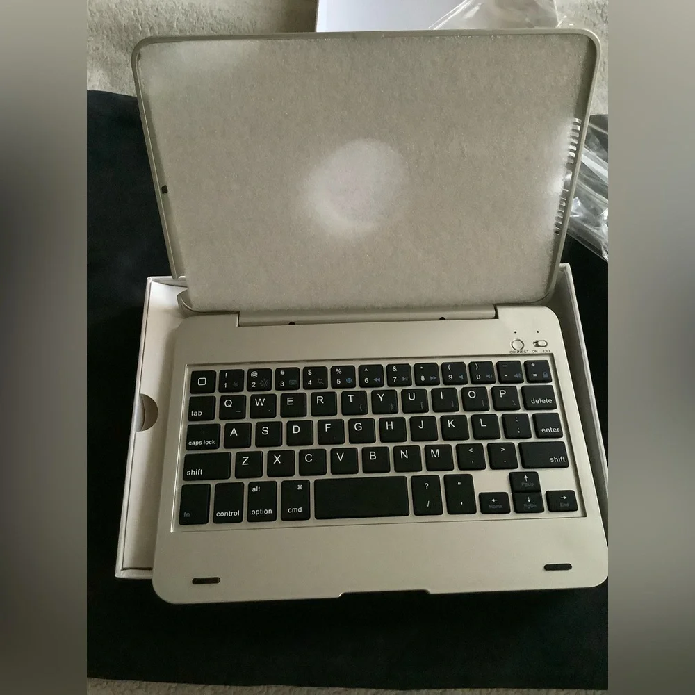 None keyboard ipad