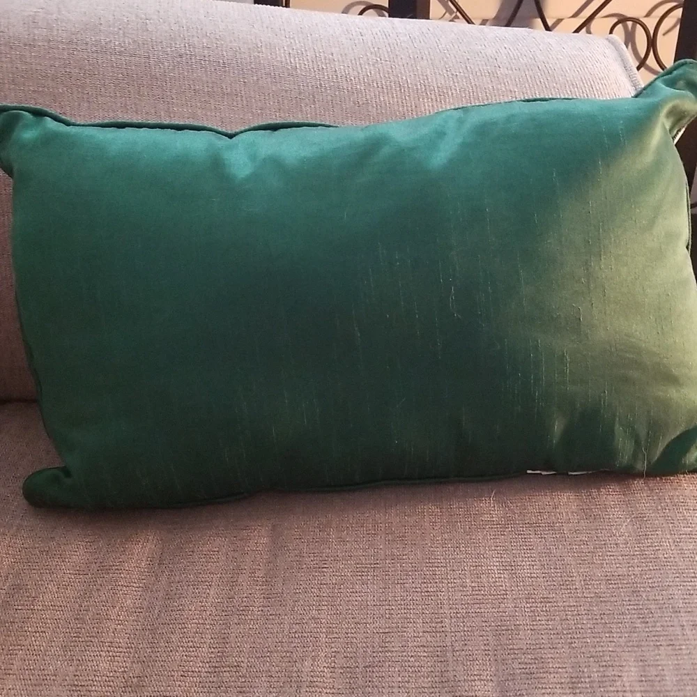 Unknown linen pillow