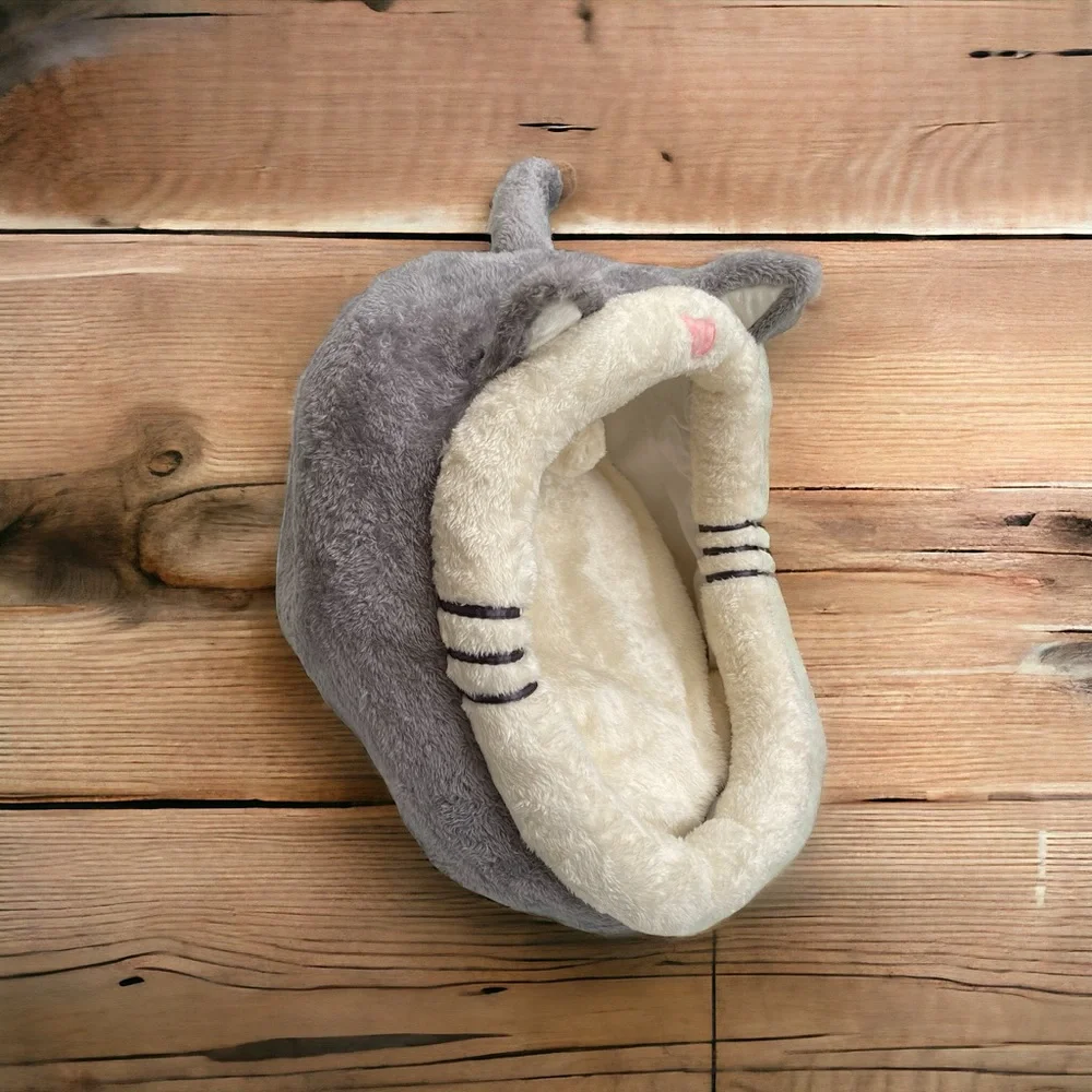 new cute faux fur 16”L x 13”Hx 13”W cat bed for sale