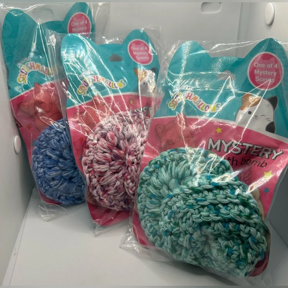 (1) Handmade Spa Bundle 1 Squishmallow bath bomb, 1 Face scrubby, 1 Small sponge