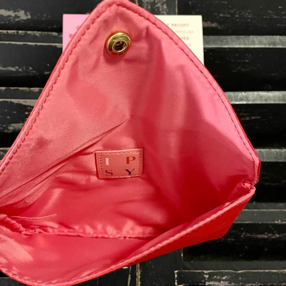 ipsy sealed kiss