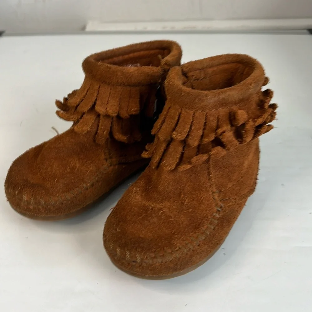 Minnetonka Ankle Moccasins Side Zip Size 4 Leather Double Fringe Used