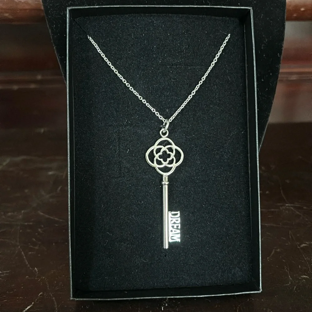 DREAM Necklace NWOT