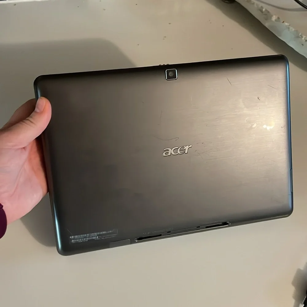 Acer used iconia