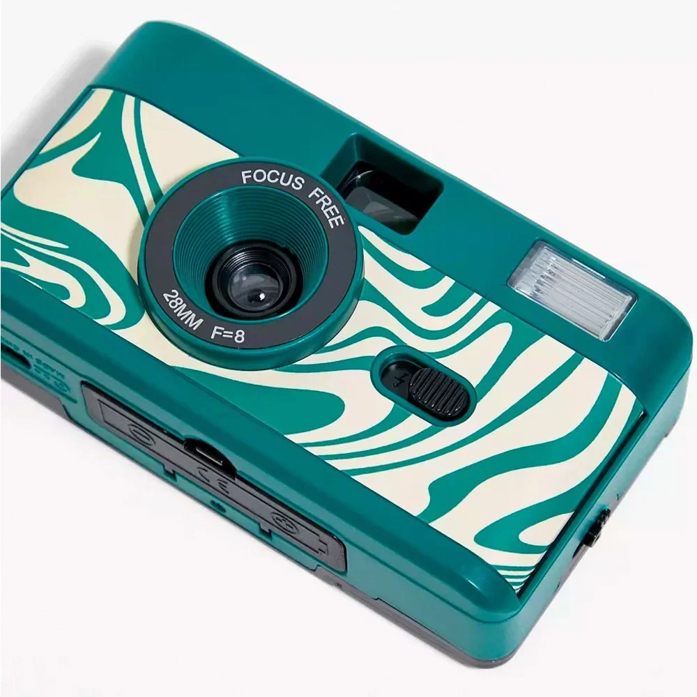 Retro UO 35mm Flash Camera
