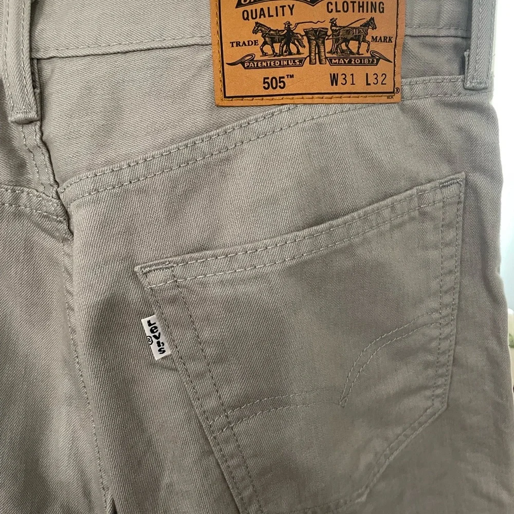 LEVI'S GRAY DENIM