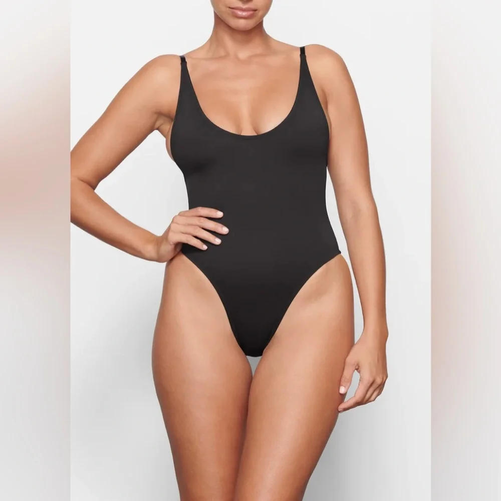 NWT Skims Recycled Swimsuit Scoop Neck One Piece in Onyx Color Size M