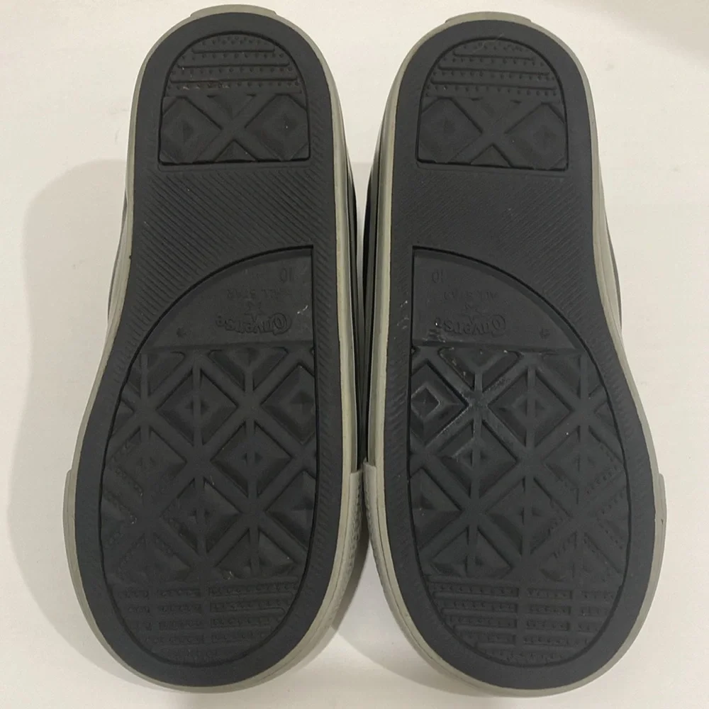 Converse preowned see