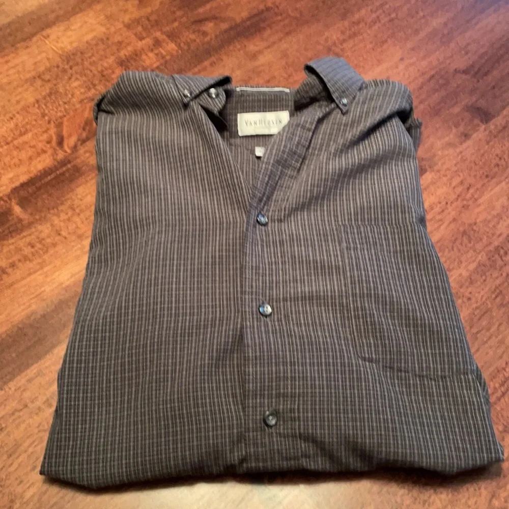 Van Heusen pit 24